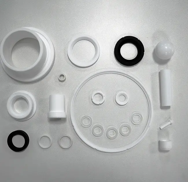 У яких галузях промисловості використовуються вироби з PTFE?